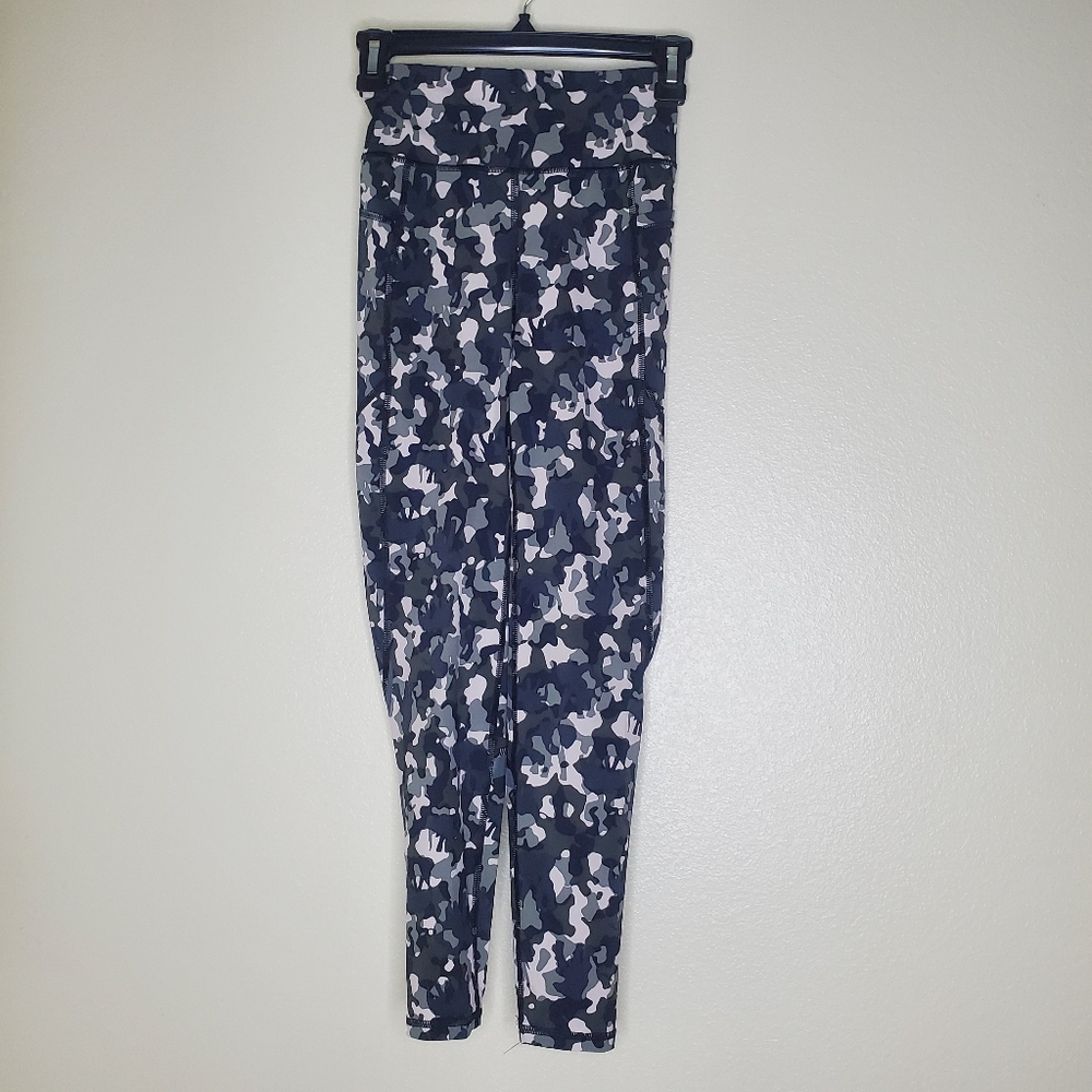 Sweaty Betty The Zero Gravity Leggings 7/8‎ length Camo Print High Rise Size XXS
